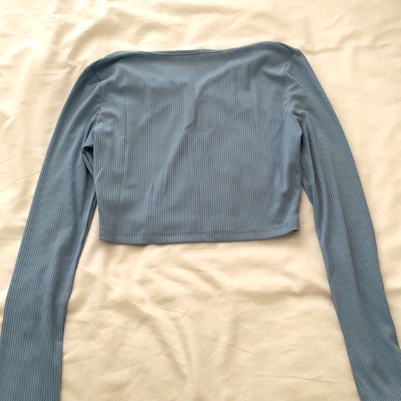 Cropped Long Sleeve - Picture 2 of 2